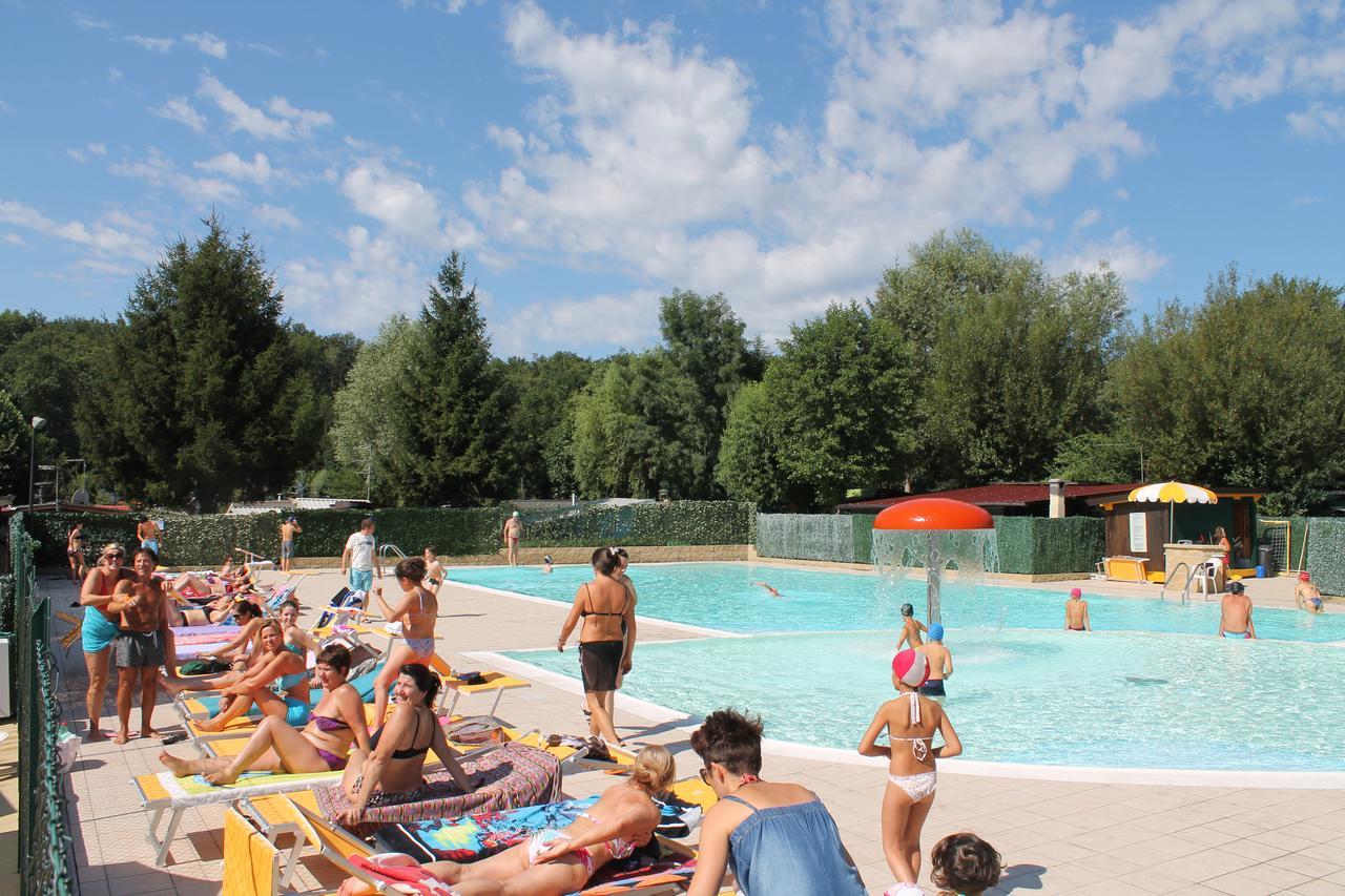 Camping Montorfano Bagian luar foto